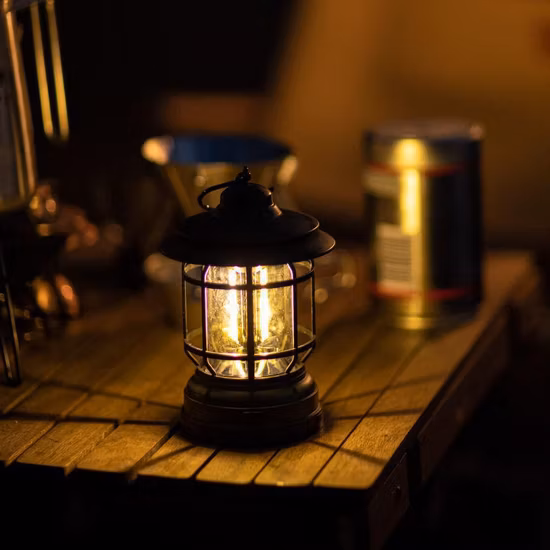 Hot Sale LED Outdoor Portable Waterproof Camping Lantern for Outages